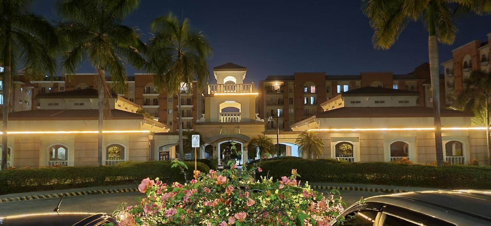 Paranaque City Cozy 2Br Staycation With Balcony Chateau Elysee For 4-6 Pax מראה חיצוני תמונה