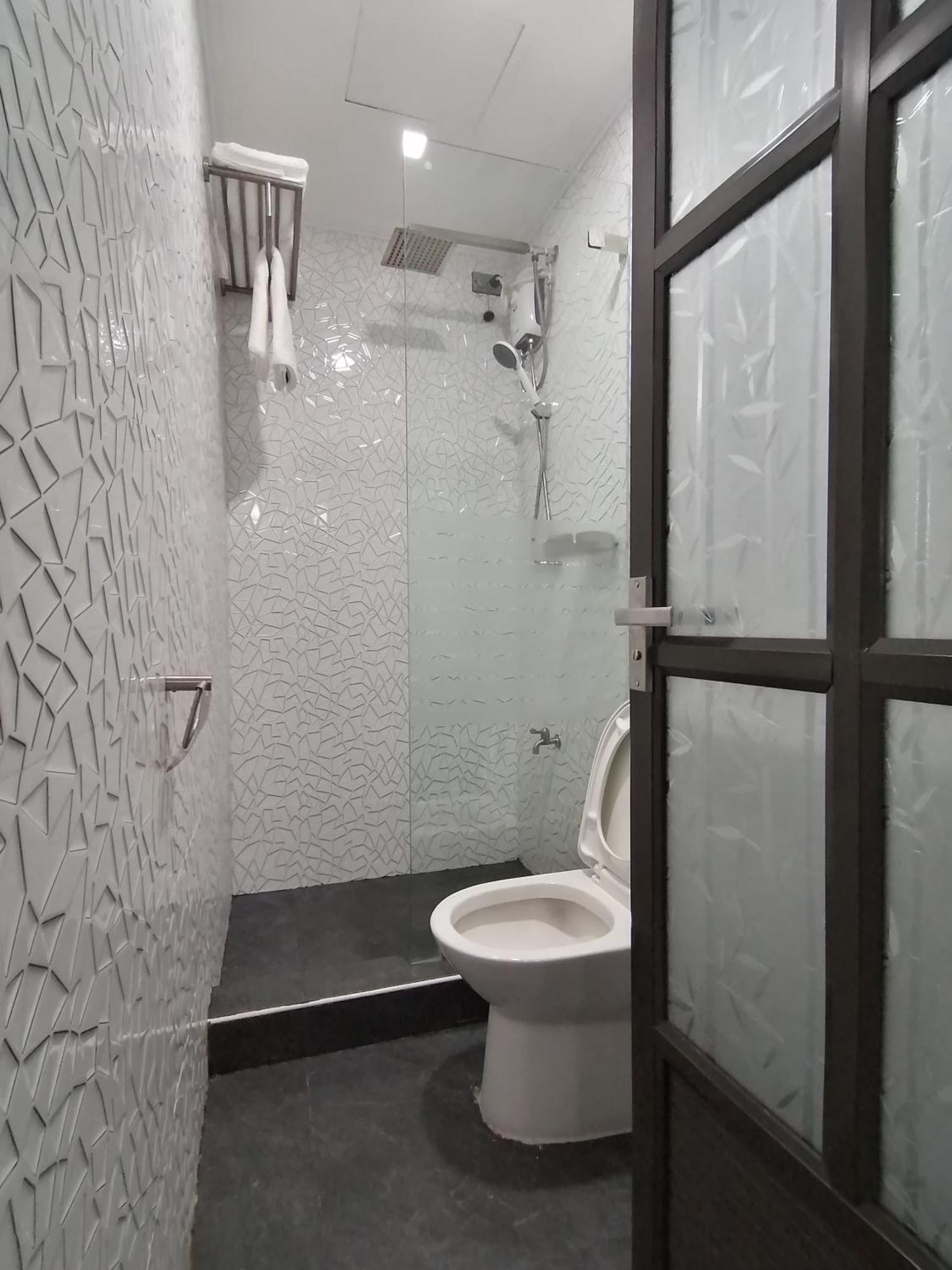 Paranaque City Cozy 2Br Staycation With Balcony Chateau Elysee For 4-6 Pax מראה חיצוני תמונה