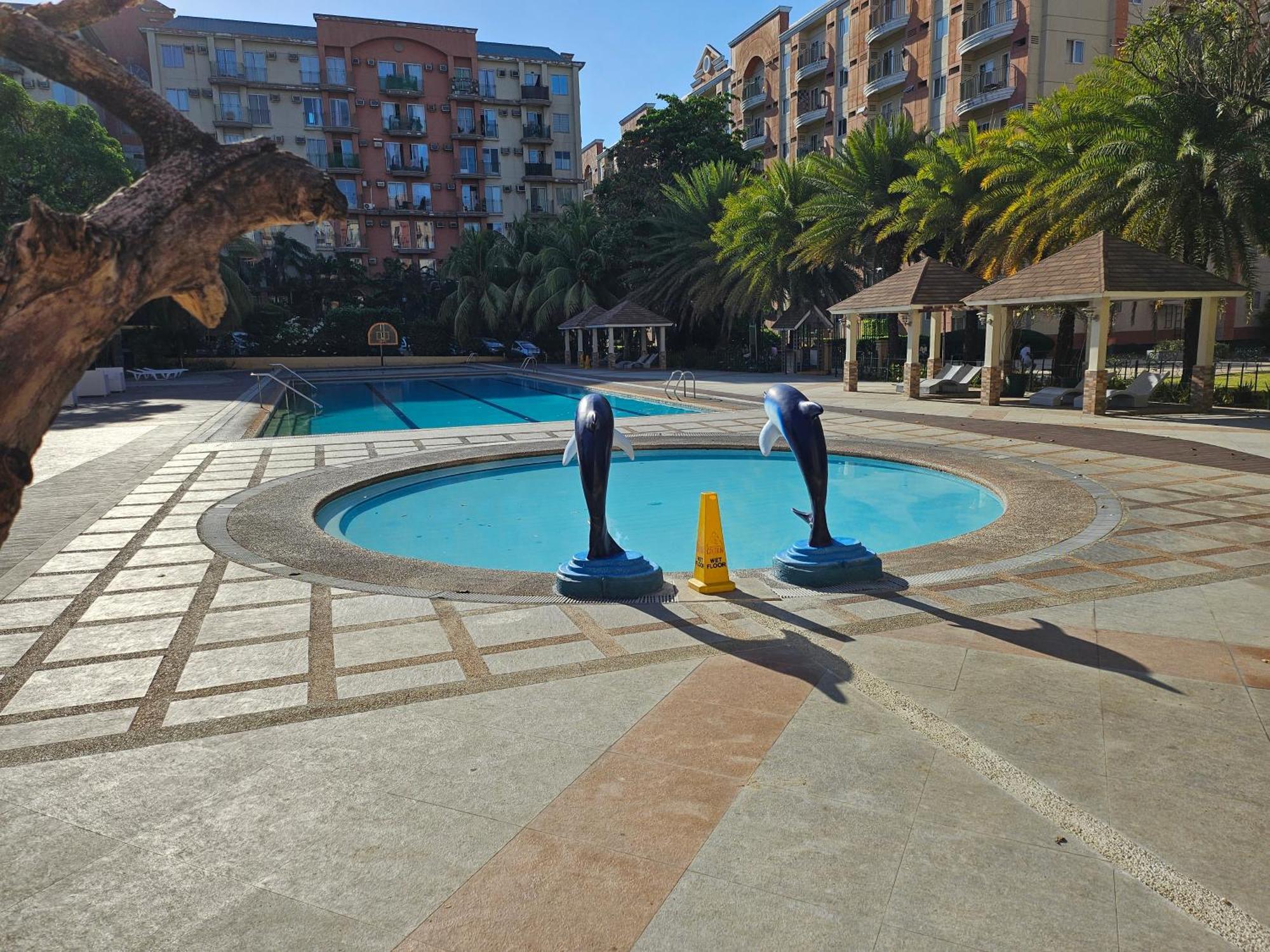 Paranaque City Cozy 2Br Staycation With Balcony Chateau Elysee For 4-6 Pax מראה חיצוני תמונה