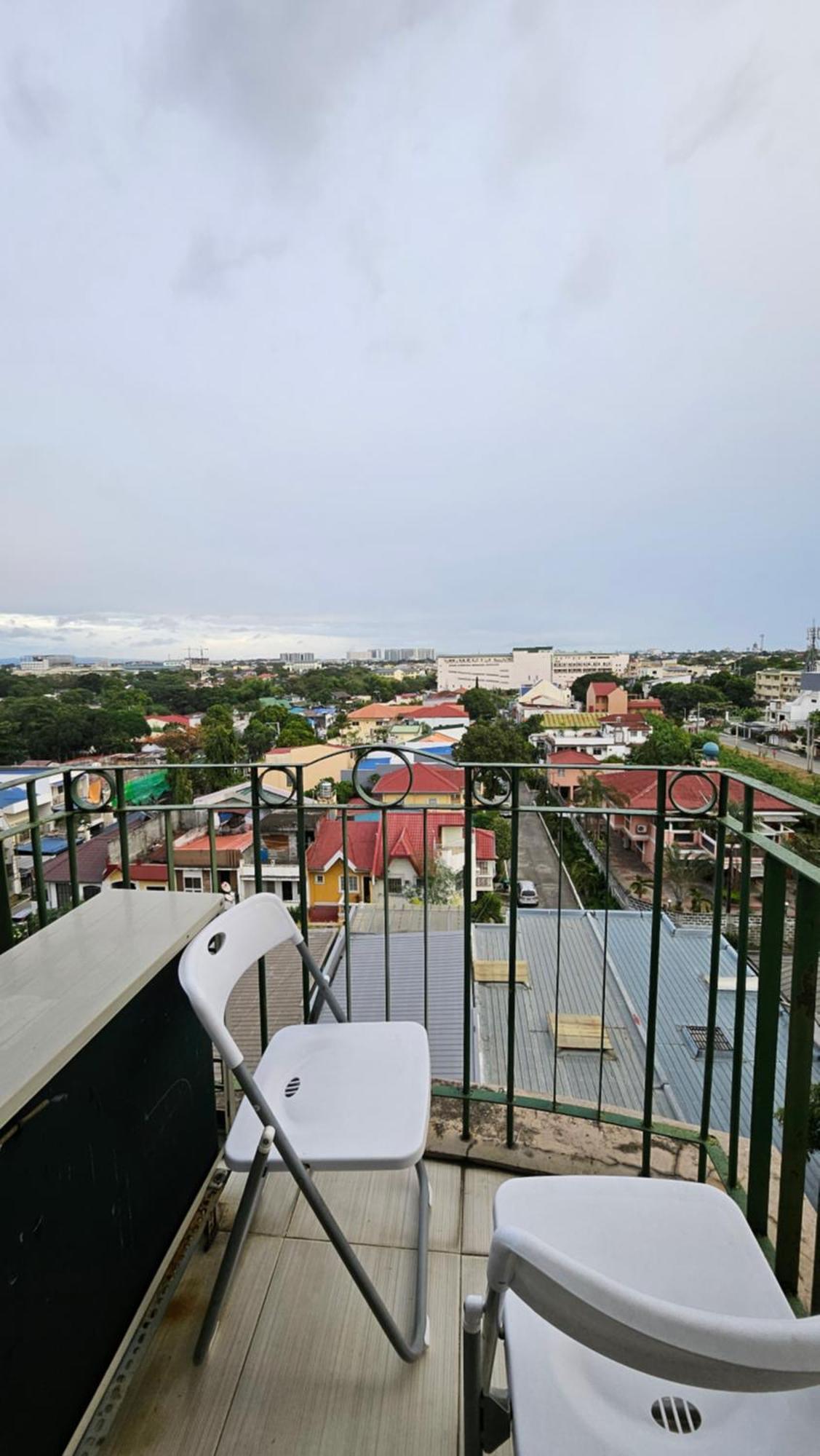 Paranaque City Cozy 2Br Staycation With Balcony Chateau Elysee For 4-6 Pax מראה חיצוני תמונה